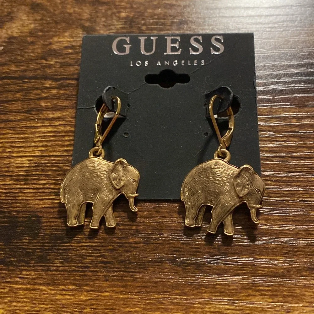 Beautiful elephant earrings NWT - Picture 3 of 4
